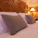 Hotel Bouton D'or 3*