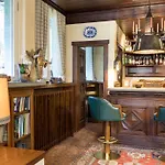 Bouton D'or Hotel
