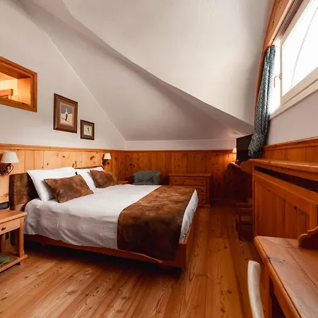 Hotel Bouton D'or 3*