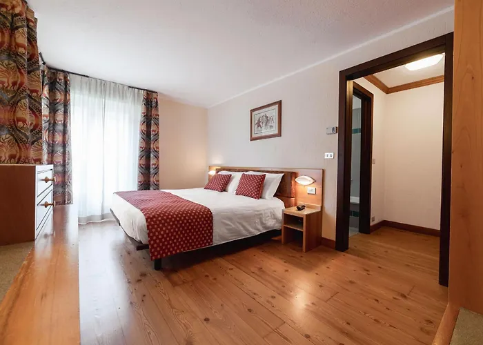 Bouton D'or Courmayeur