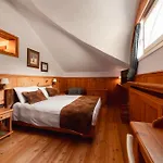 Hotel Bouton D'or 3*