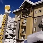 Bouton D'or Courmayeur