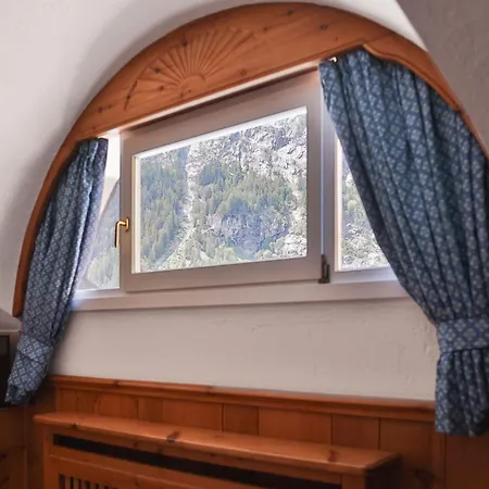 Hotel Bouton D'or 3*