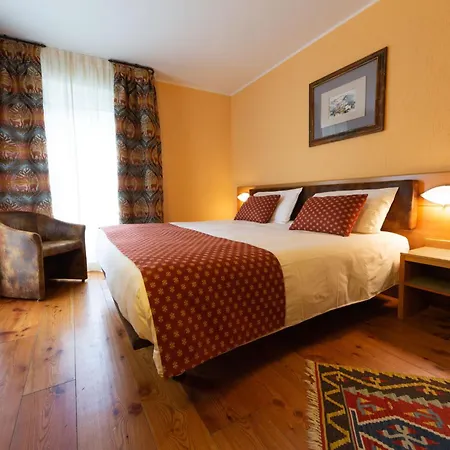 Szálloda Bouton D'or 3*