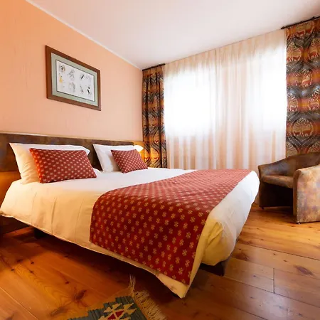 Отель Bouton D'or -
