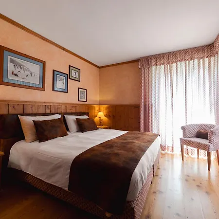 Bouton D'or - Отель Курмайор