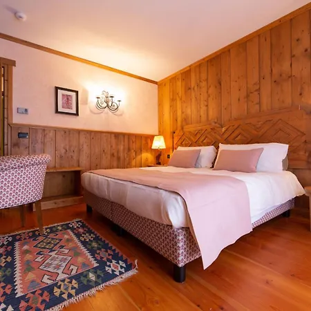 Bouton D'or Courmayeur