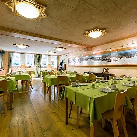 Bouton D'or Courmayeur