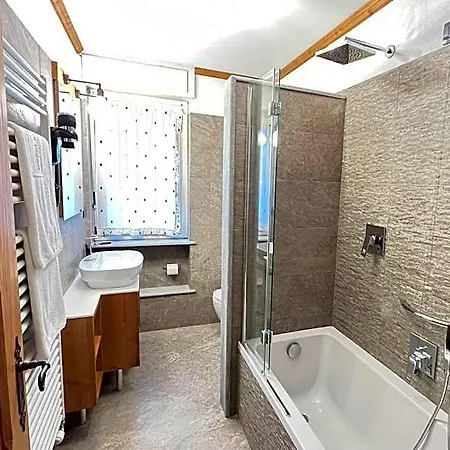 Hotel Bouton D'or 3*